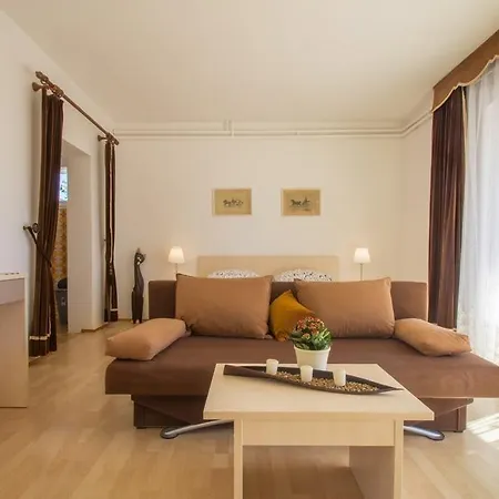 Crikvenica, Vinodol 7 *