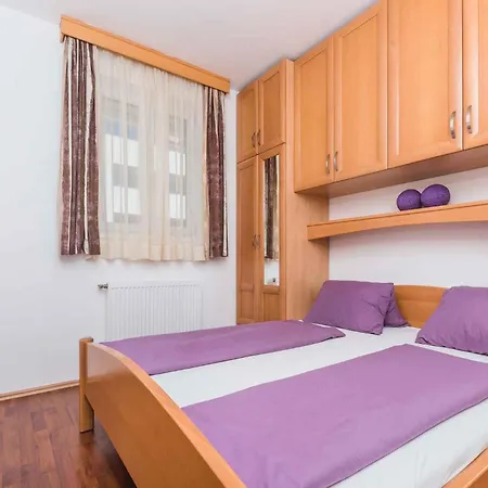 Crikvenica, Vinodol 7