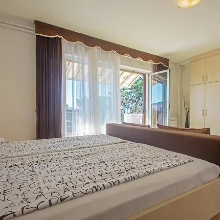 Crikvenica, Vinodol 7 *