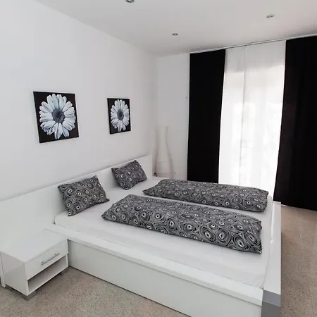 Apartment Crikvenica, Vinodol 7 *