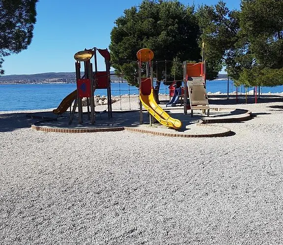 Crikvenica, Vinodol 7 アパート *