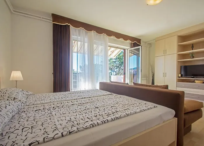 Crikvenica, Vinodol 7 *